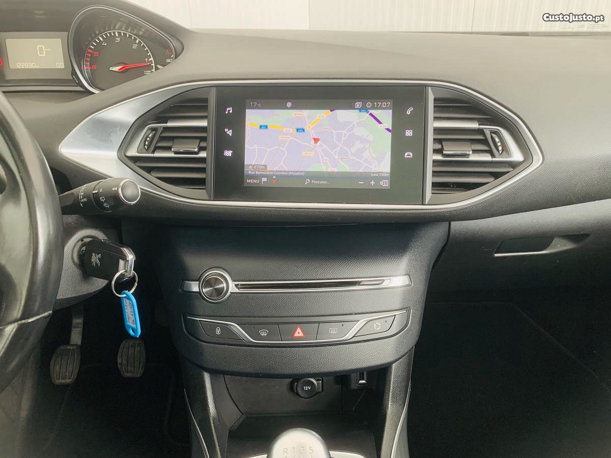 Peugeot 308 SW 1.5 BlueHDi Allure — fotografia 5
