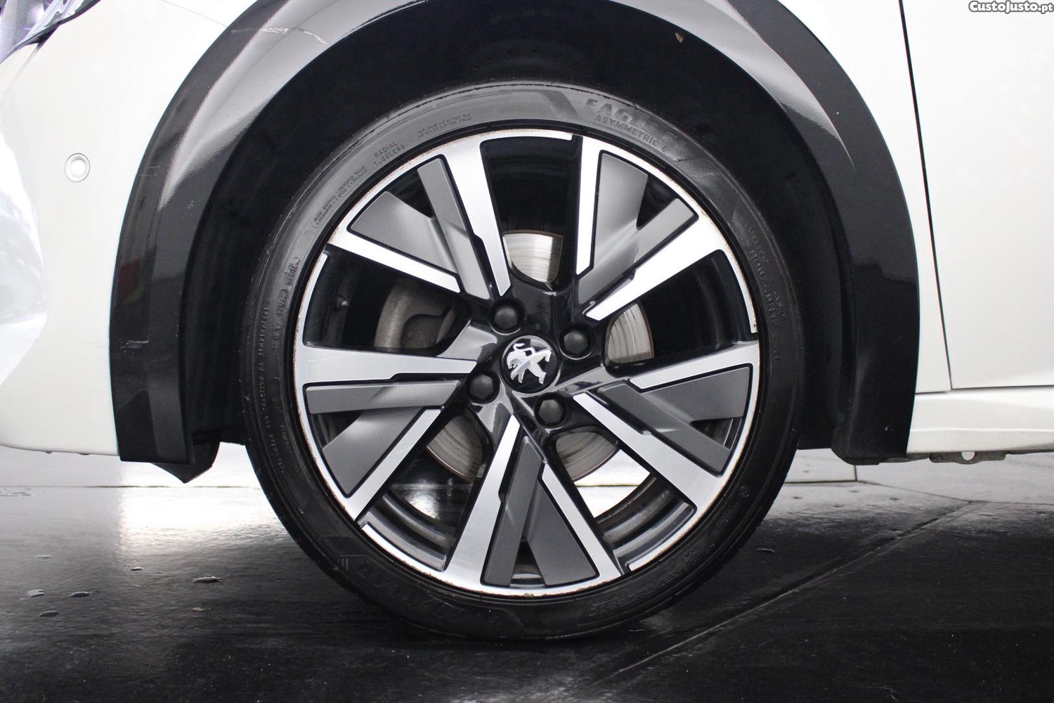Peugeot 208 1.5 BlueHDI GT — fotografia 3