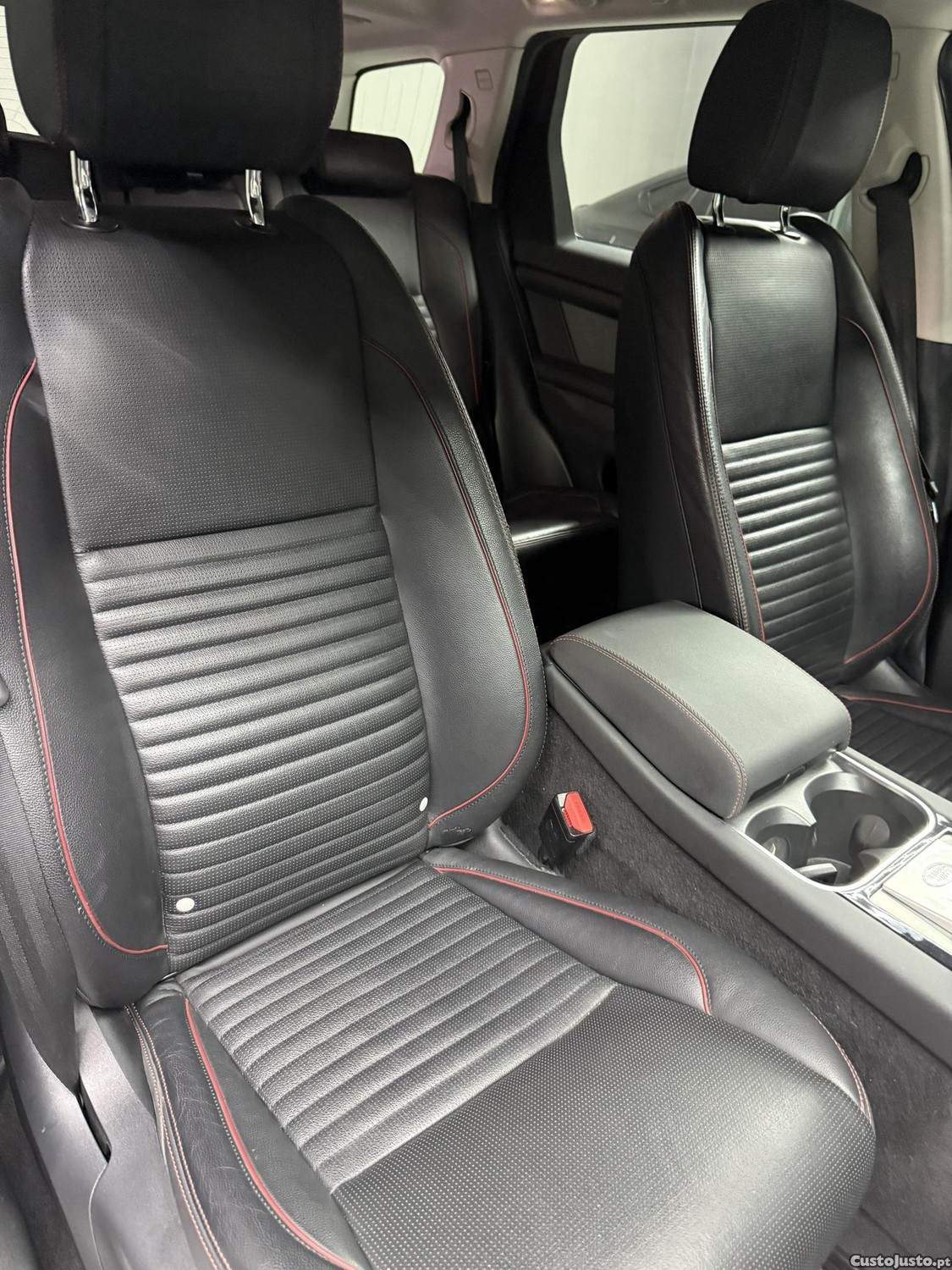 Land Rover Discovery R Dynamic — fotografia 13
