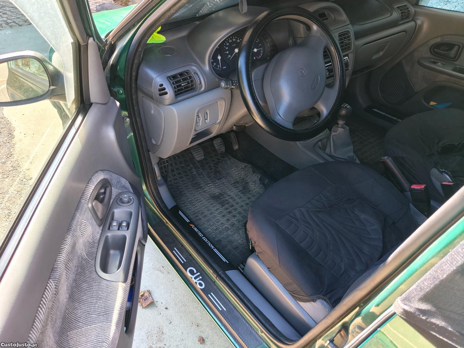 Renault Clio 1.9D — fotografia 3
