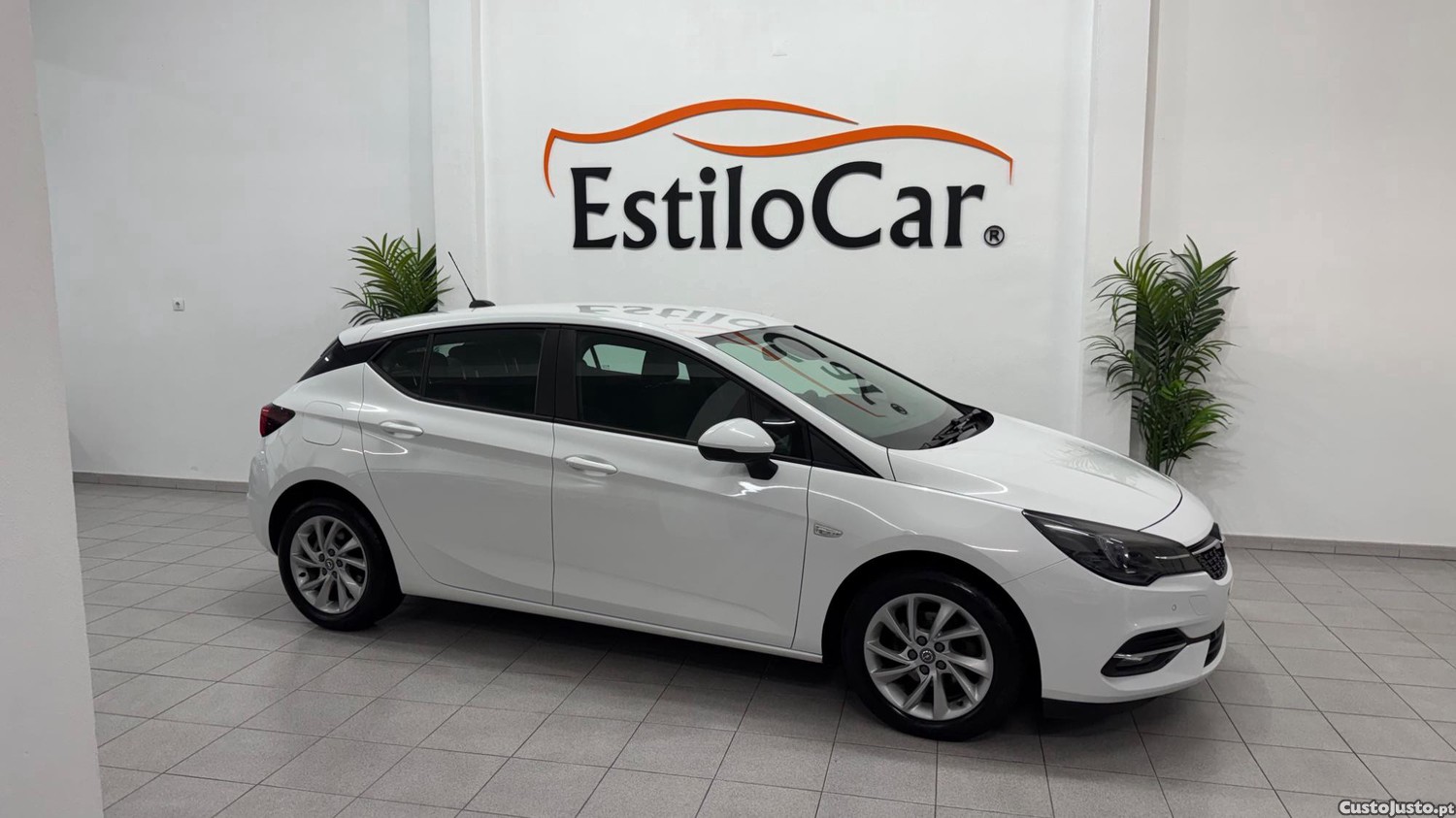 Opel Astra 1.5 D DESIGN TECH S/S — fotografia 10
