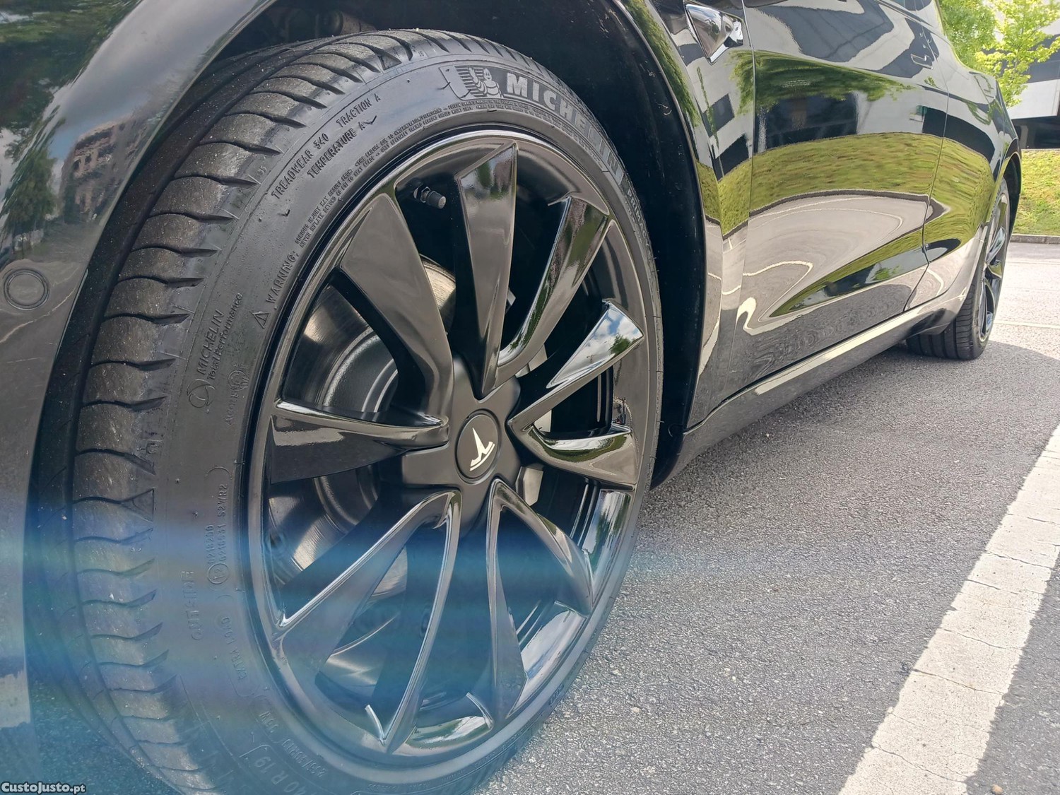 Tesla Model 3 Long Range - Dual Motor — fotografia 2