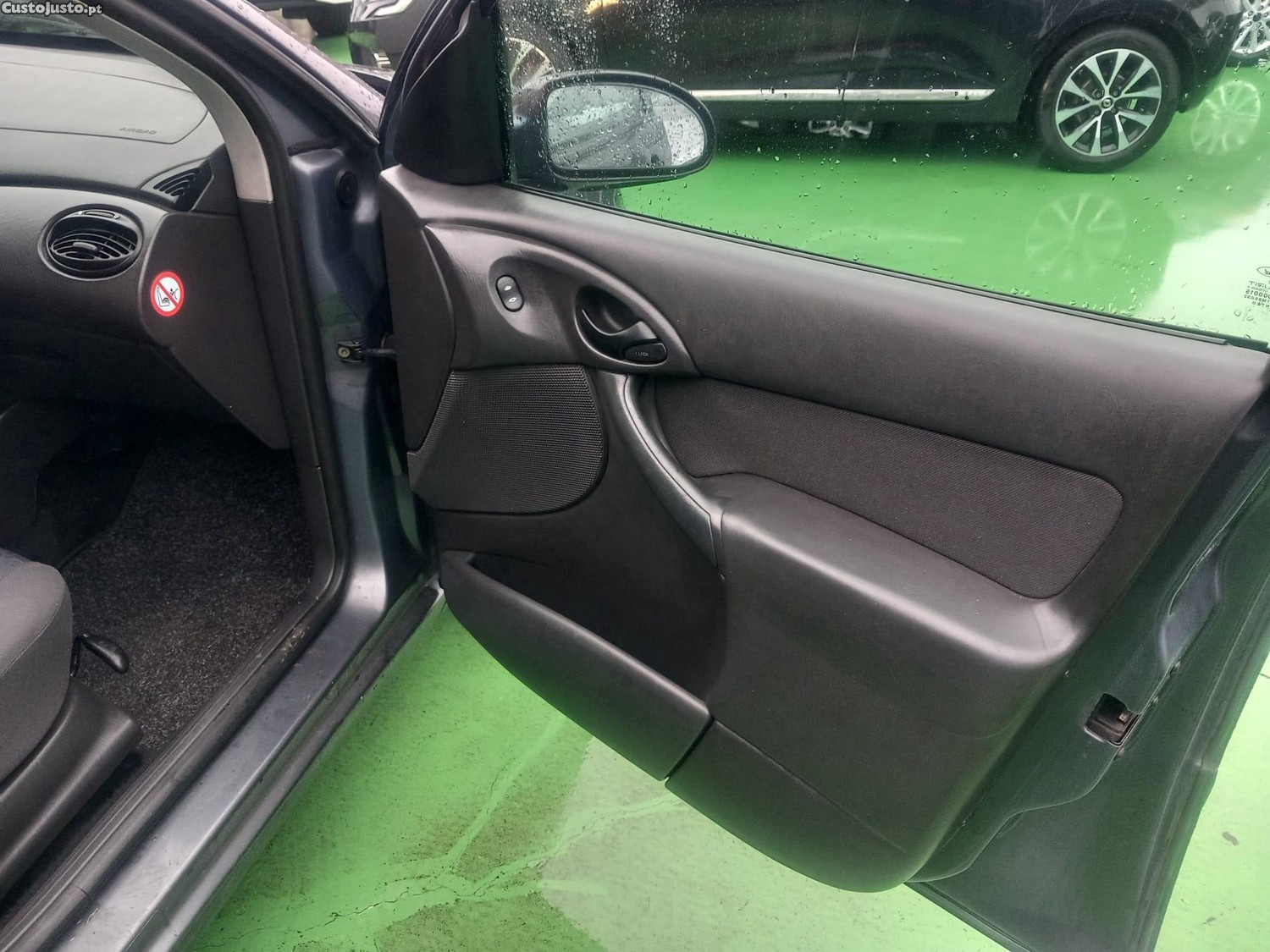 Ford Focus 1.4 Ambiente — fotografia 14