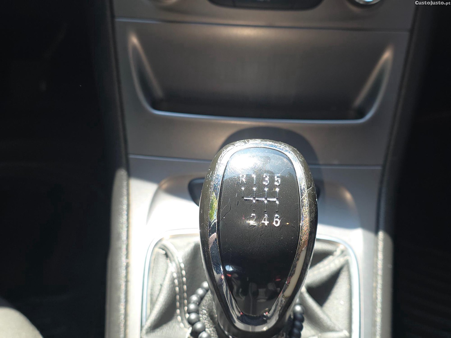 Opel Astra Sports Tourer 1.6 Cdti Edition impecável — fotografia 8