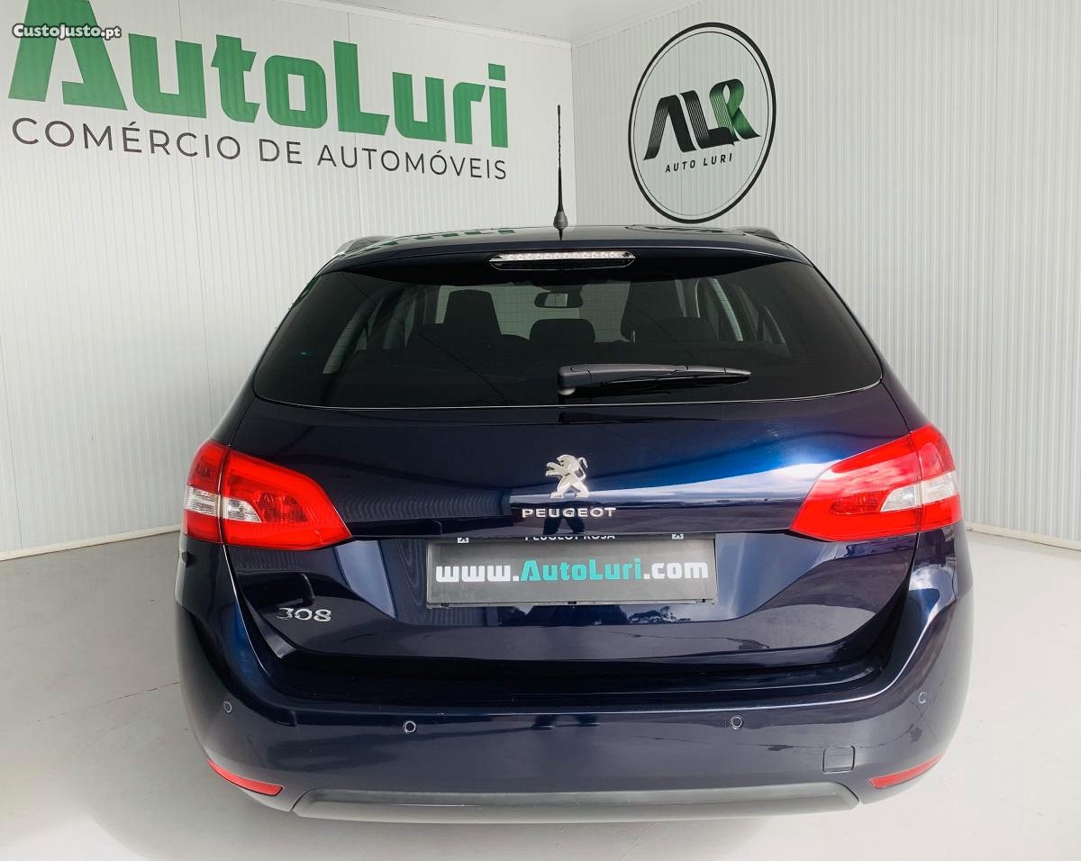 Peugeot 308 SW 1.5 BlueHDi Allure — fotografia 10