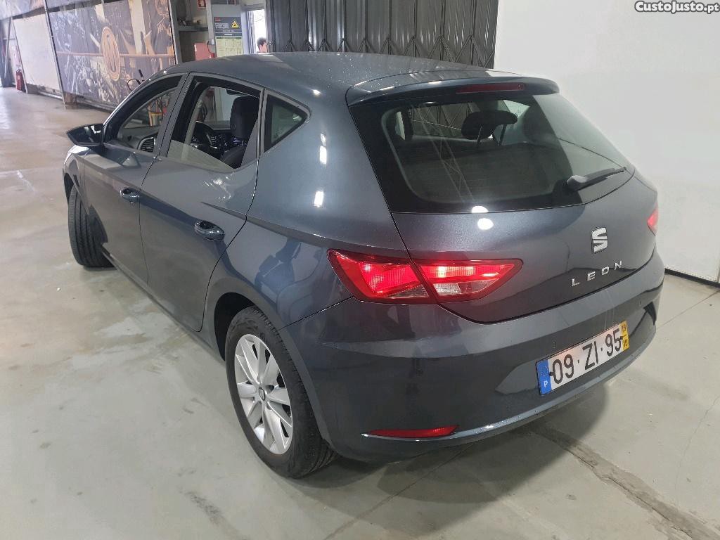 SEAT Leon 1.6 TDI Style 115cv — fotografia 27