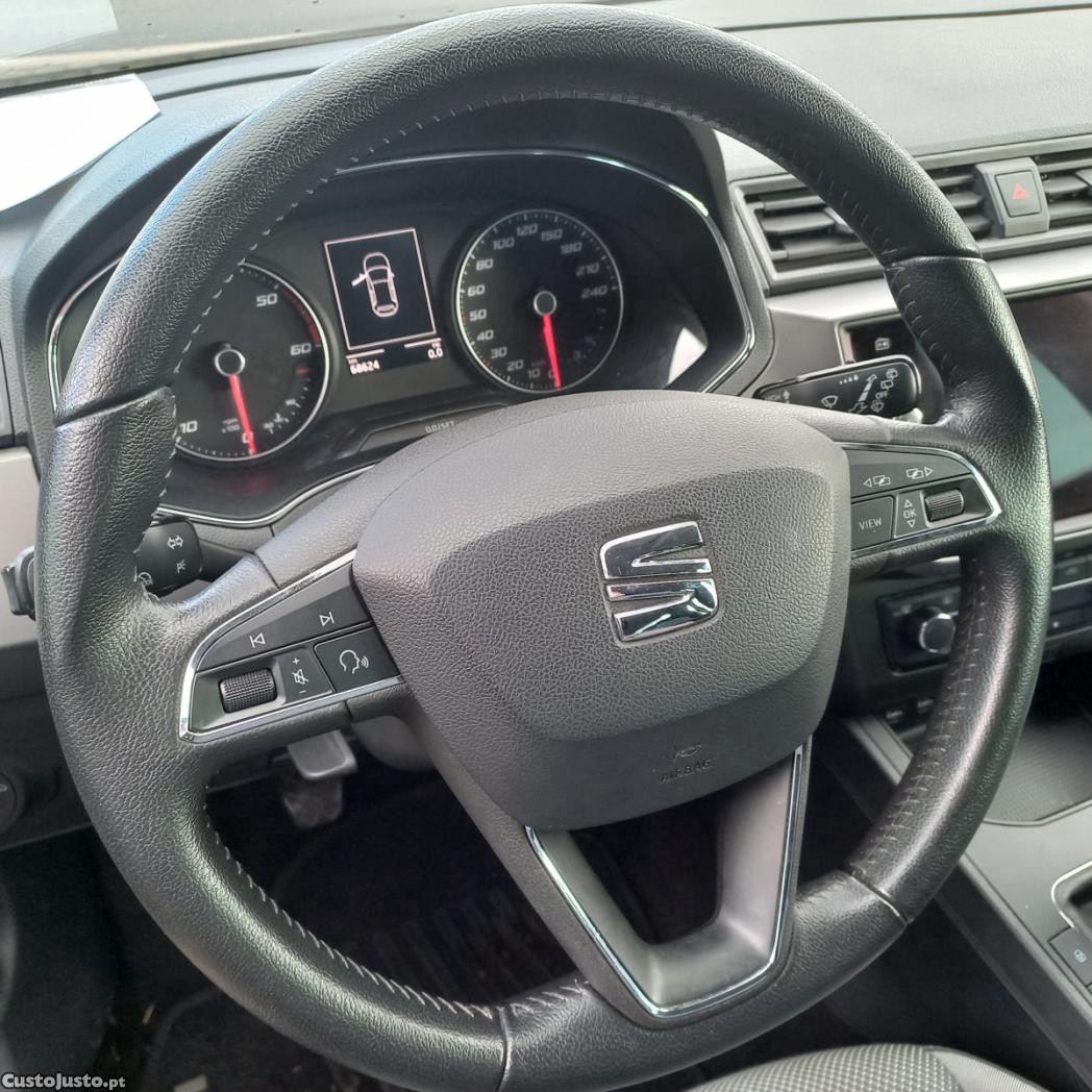 SEAT Ibiza 1.6 — fotografia 2