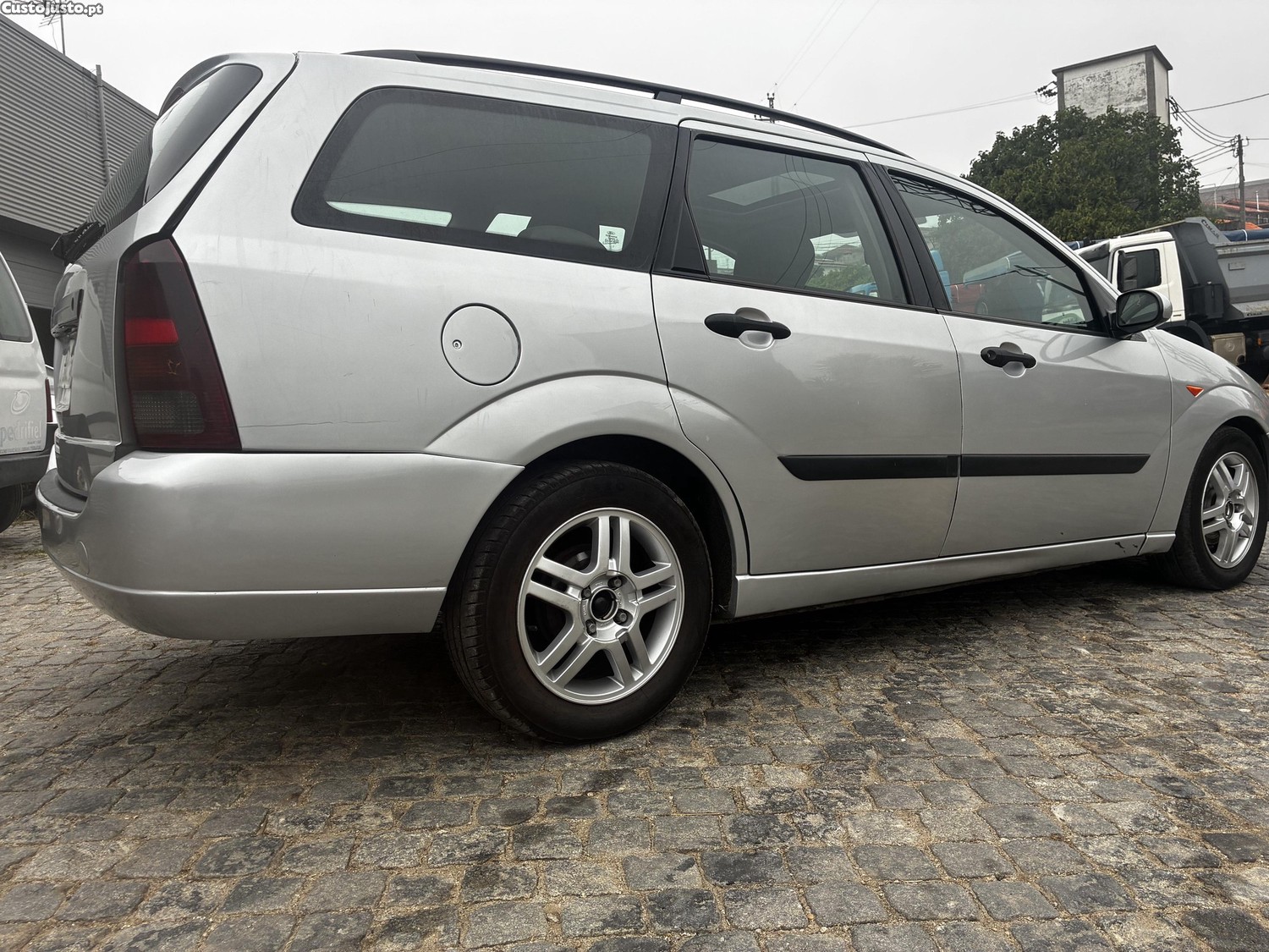 Ford Focus 1.8 TDDI — fotografia 4
