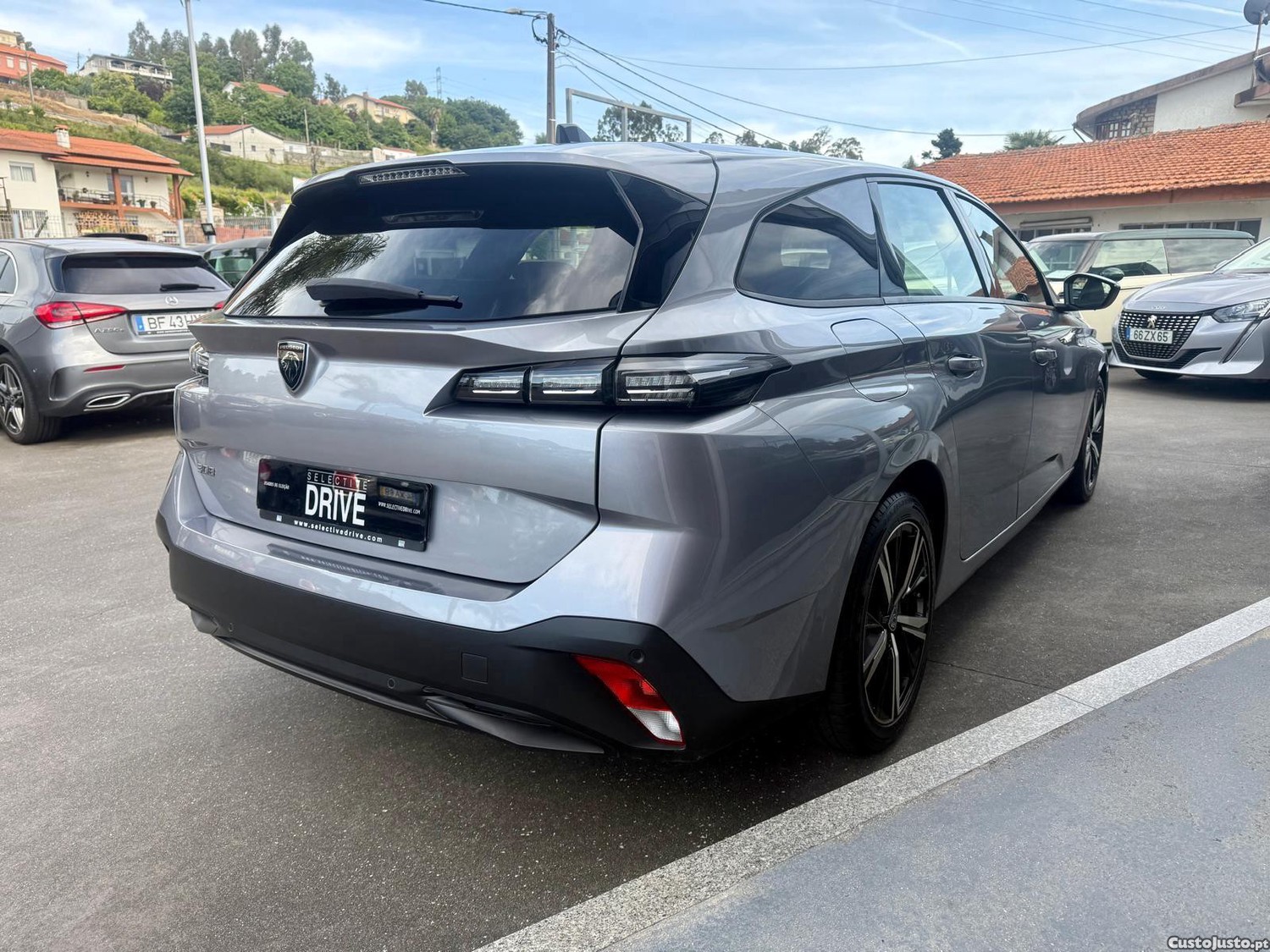 Peugeot 308 SW 1.5 BlueHDi Allure Pack — fotografia 11