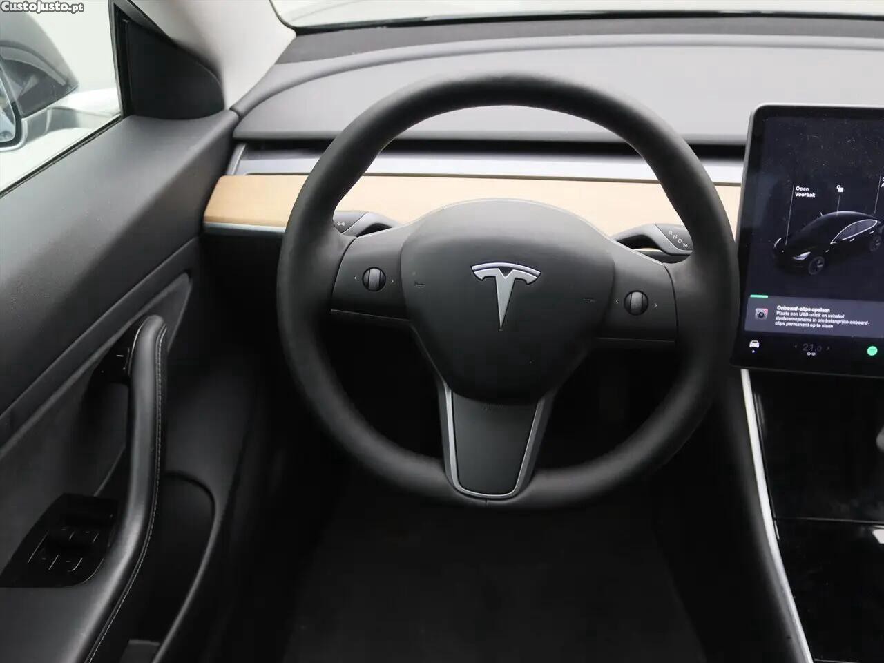 Tesla Model 3 Standard Range Plus RWD — fotografia 3