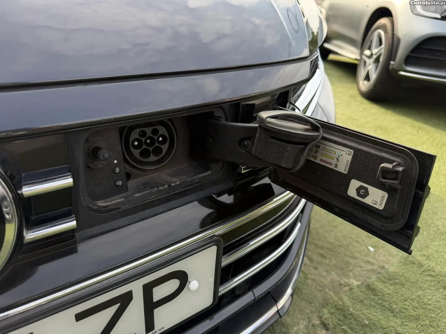 Volkswagen Arteon 1.4 TSI eHybrid Elegance — fotografia 30