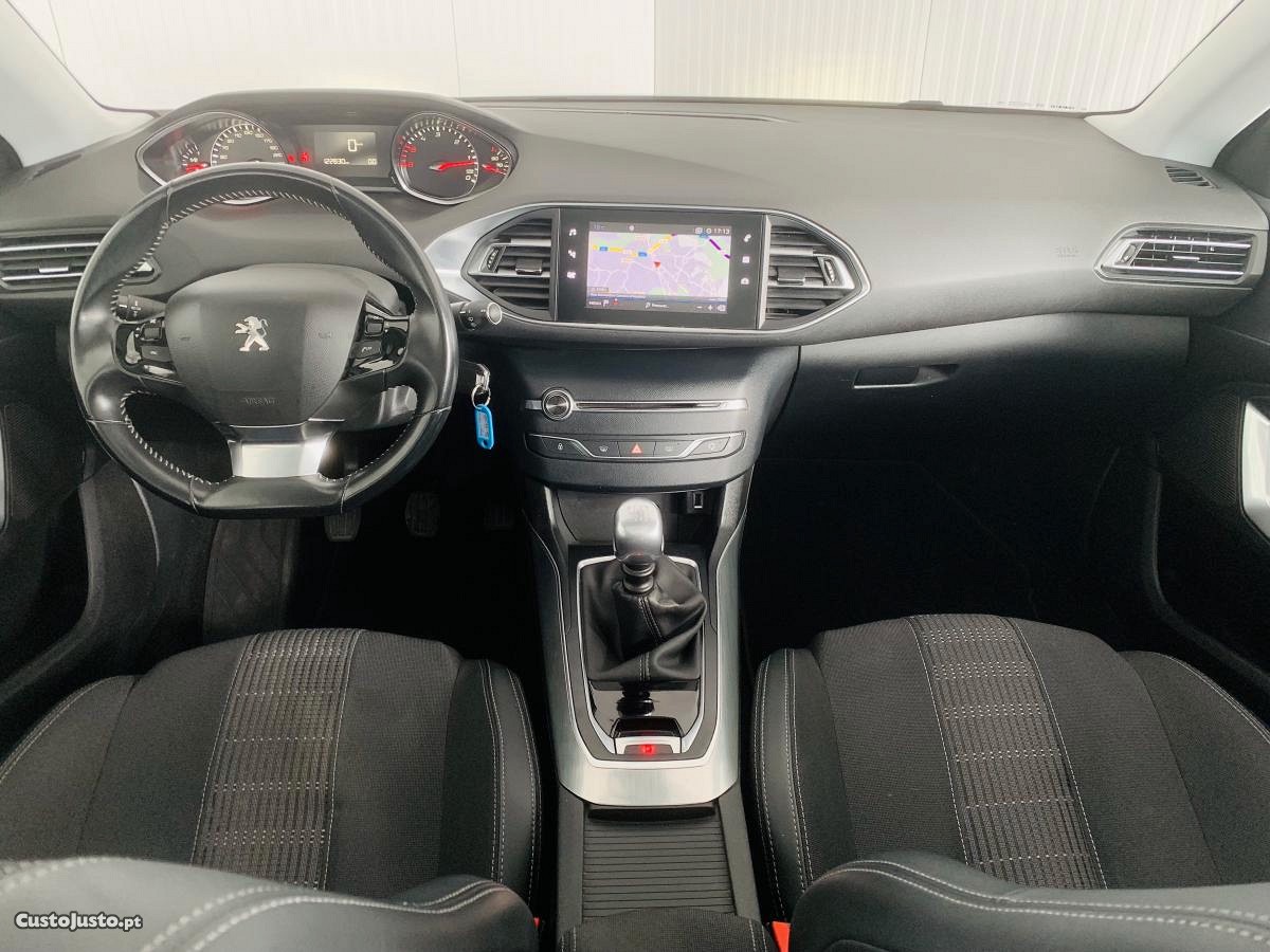 Peugeot 308 SW 1.5 BlueHDi Allure — fotografia 7