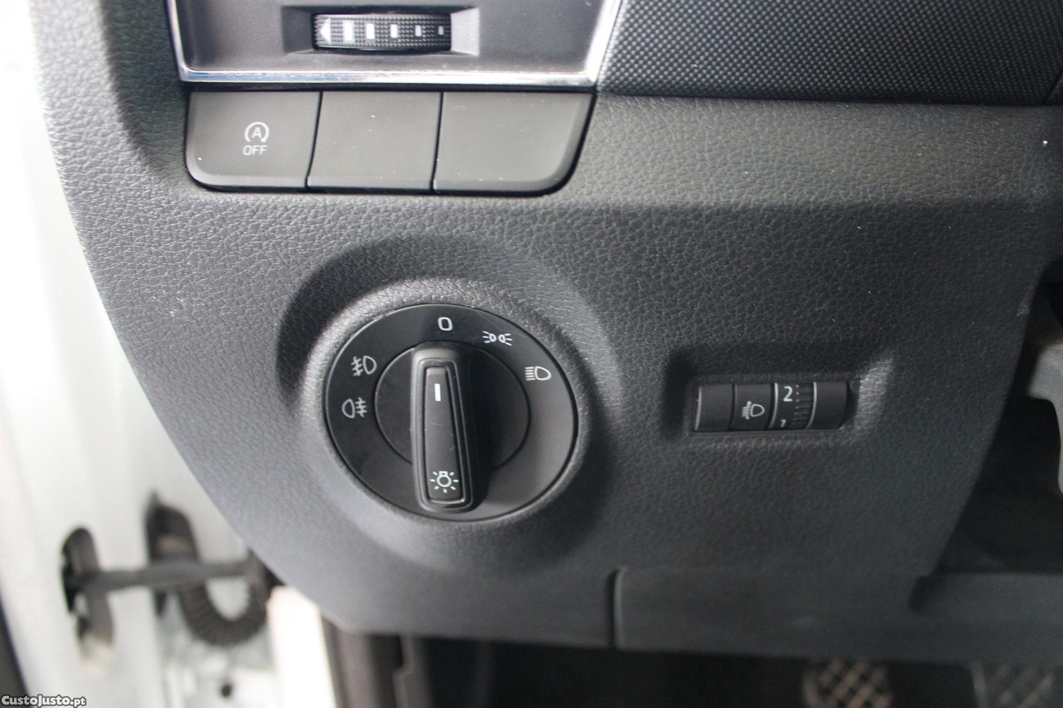 Skoda Fabia 1.0 TSI Ambition — fotografia 9