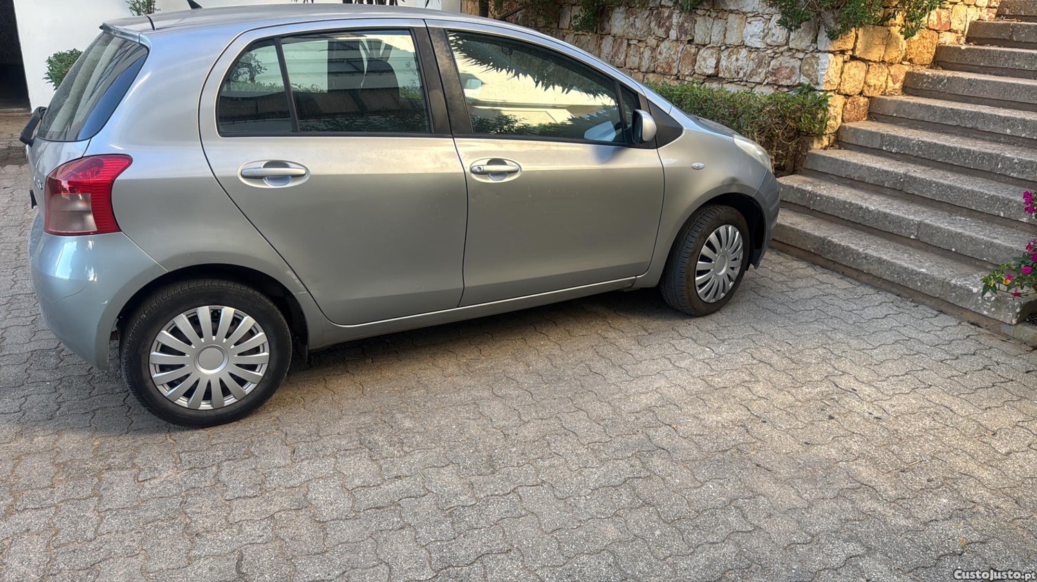 Toyota Yaris 1.0 VVT-i — fotografia 7
