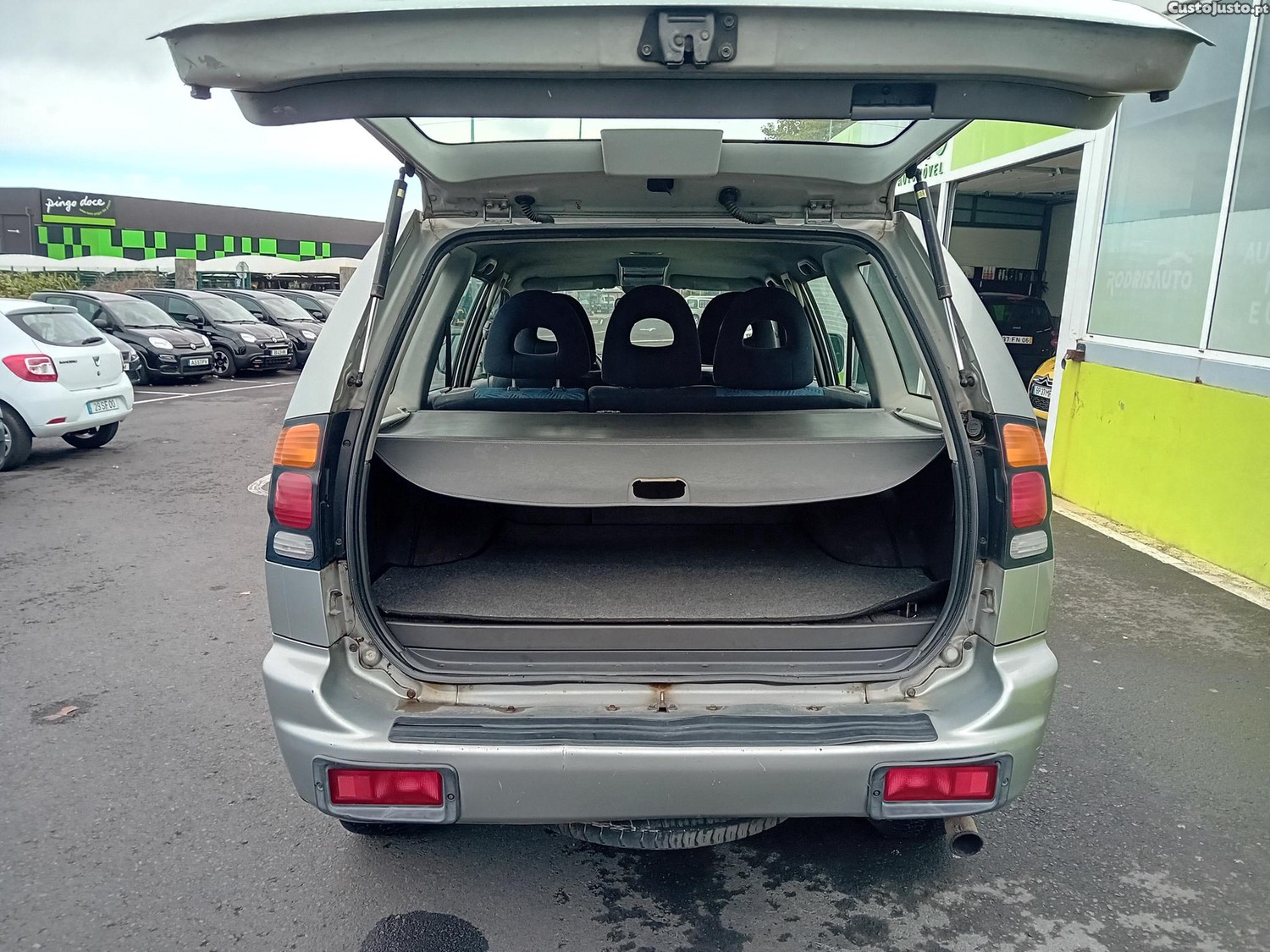 Mitsubishi Pajero SportWagon 2.5 TD 4x4 — fotografia 7