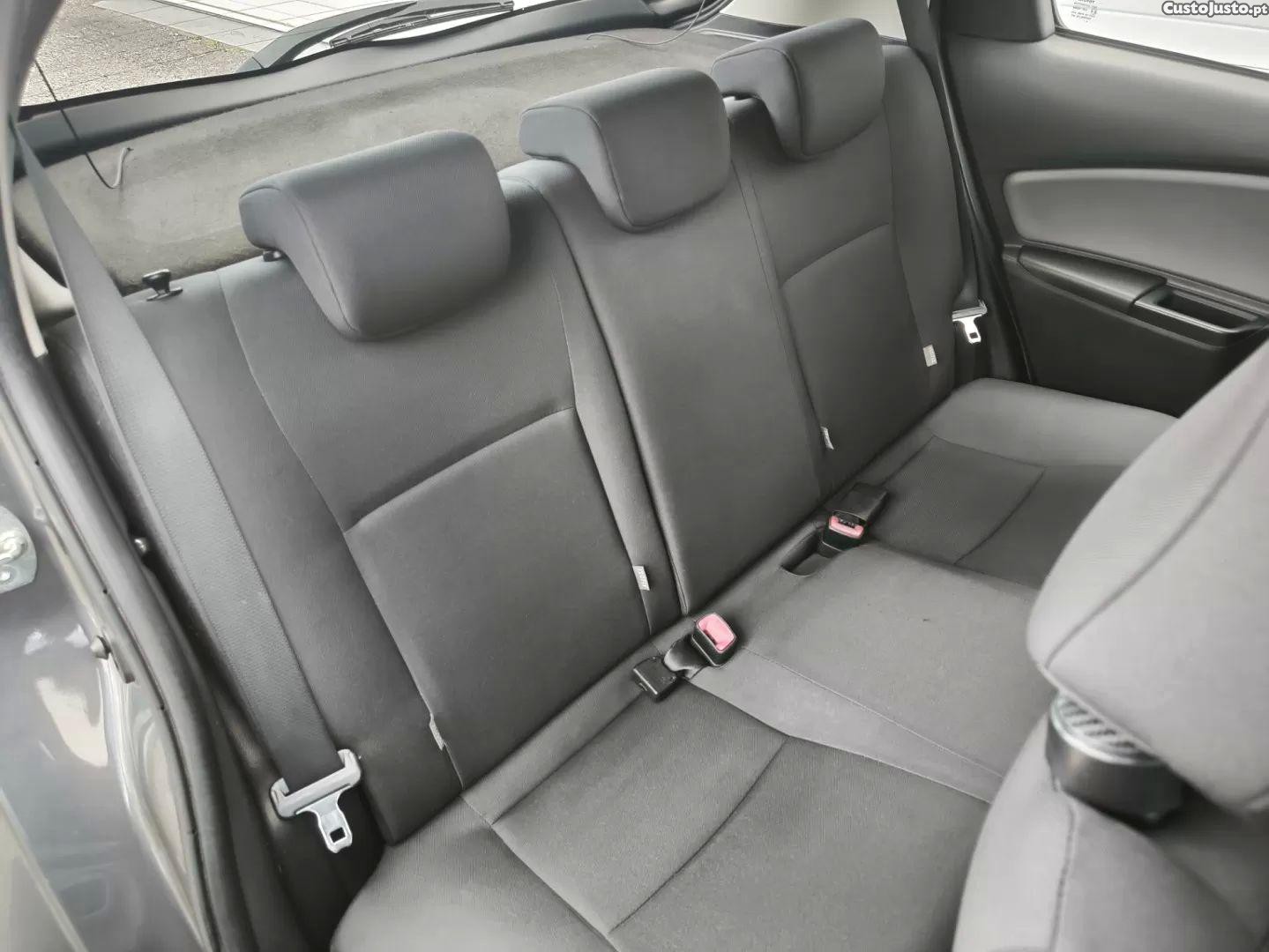 Toyota Yaris 1.4 d-4d active+ac — fotografia 18