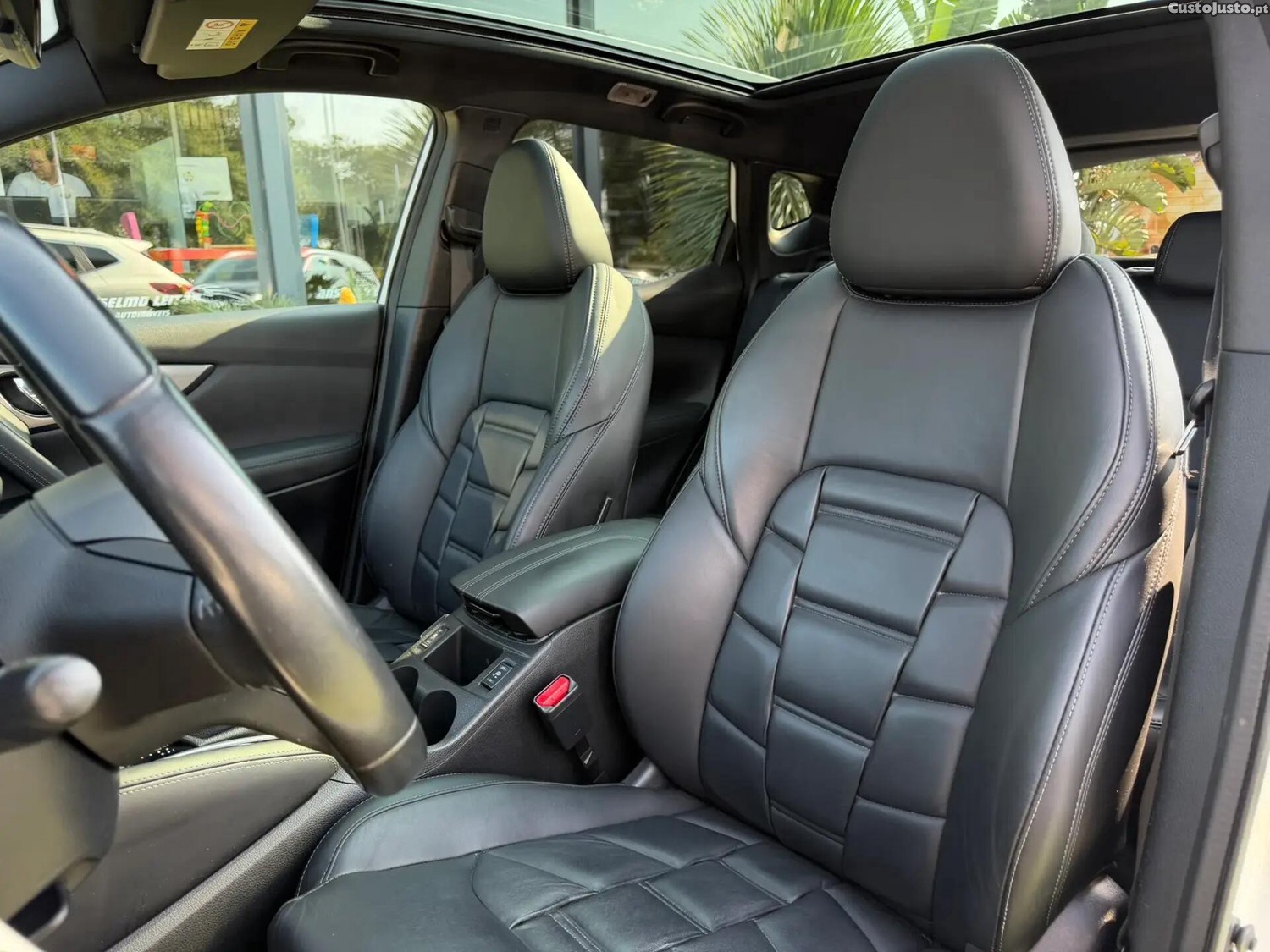Nissan Qashqai 1.6 dCi Tekna Premium Pele Preta Xtronic — fotografia 16