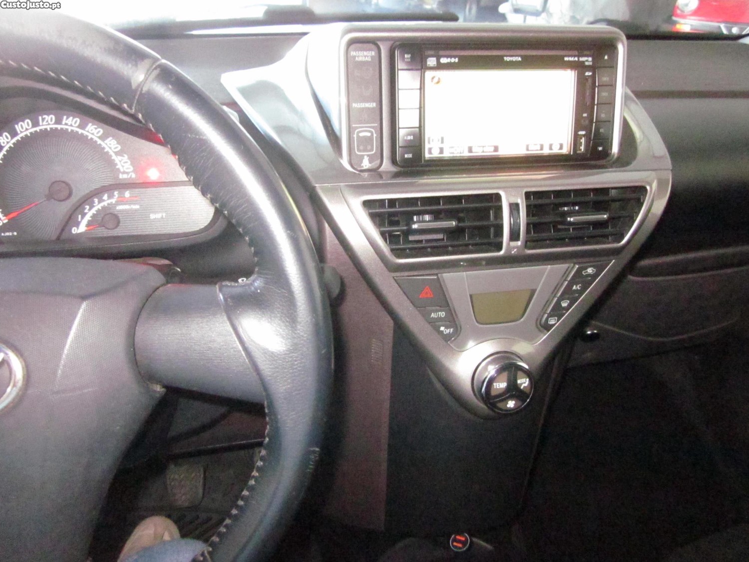 Toyota iQ 1.4 D4D — fotografia 3