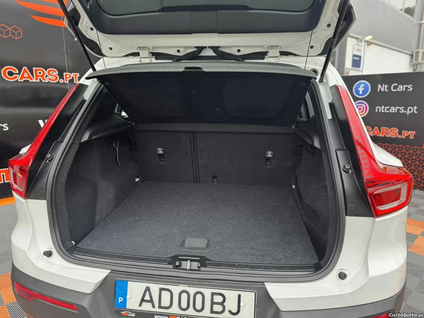 Volvo XC 40 2.0 d3 momentum core — fotografia 3