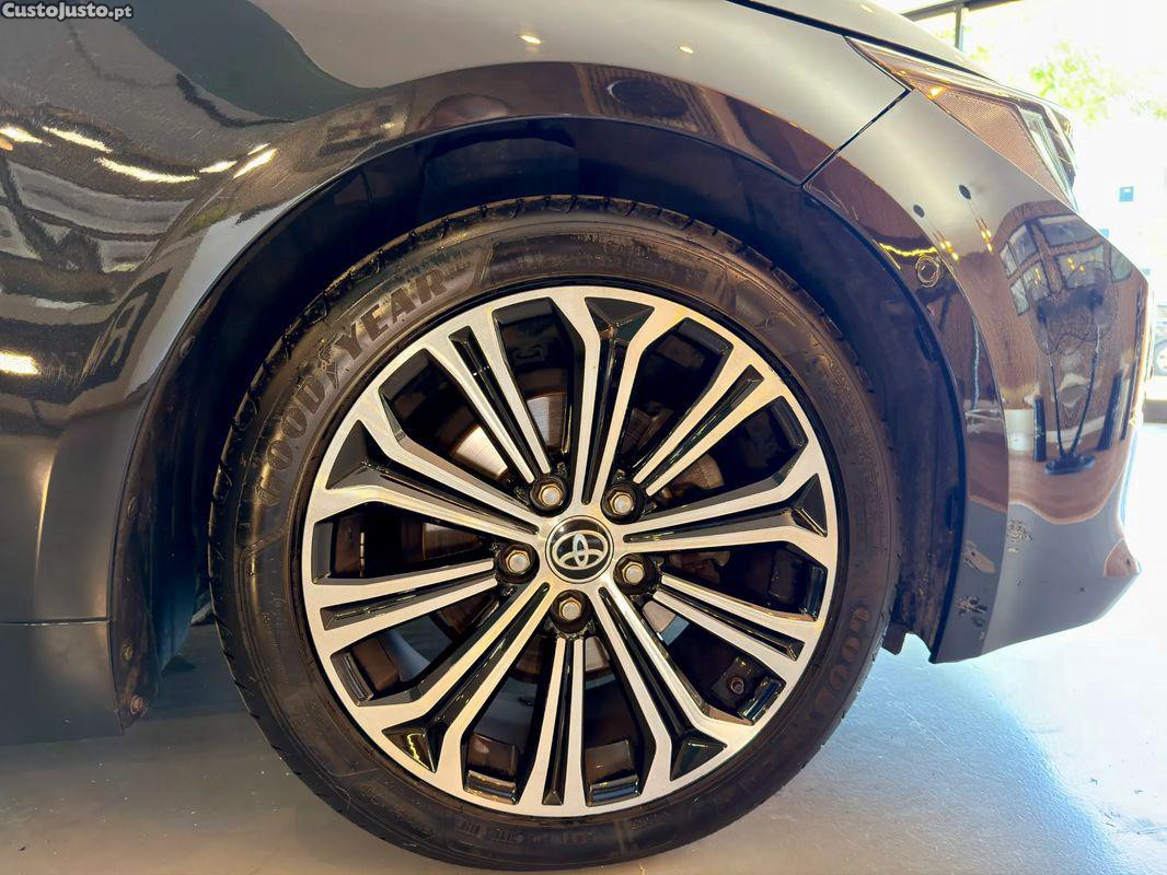 Toyota Corolla 1.8 Hybrid Exclusive — fotografia 3