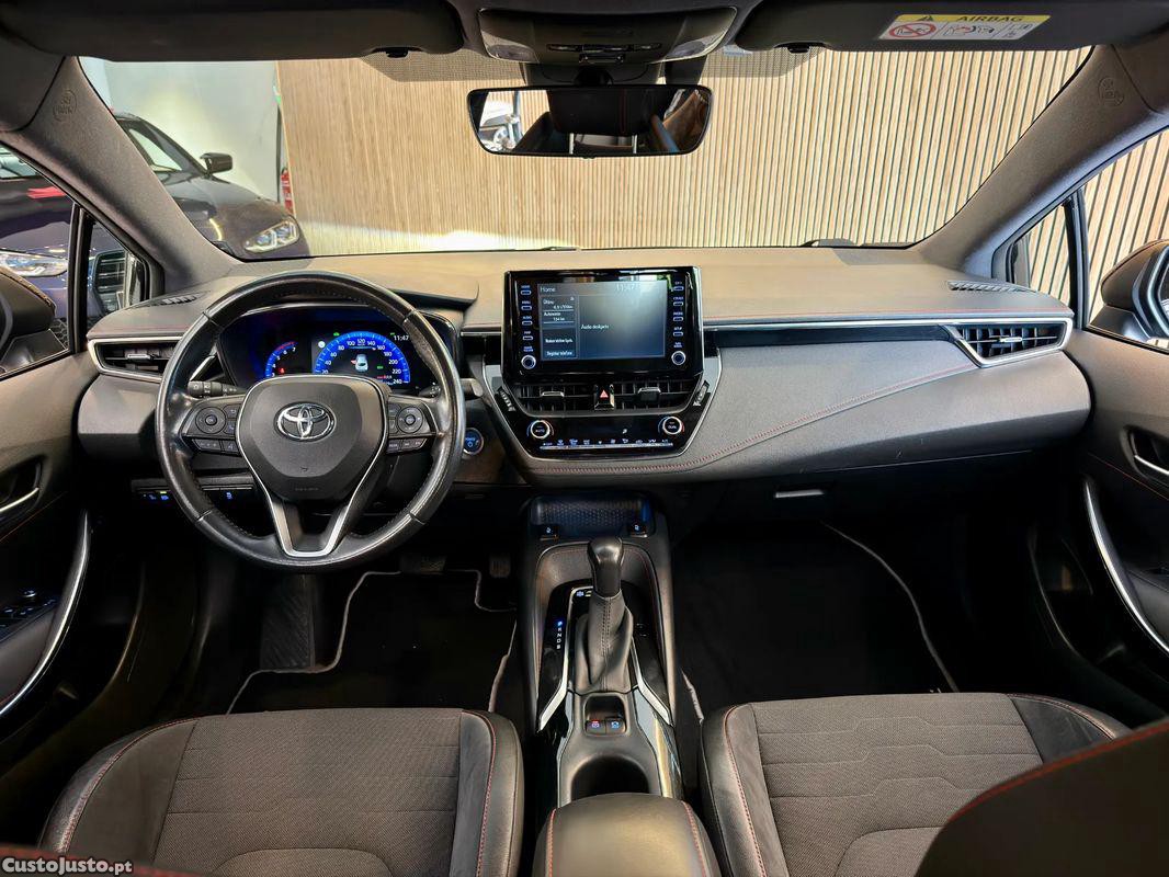 Toyota Corolla 1.8 Hybrid Exclusive — fotografia 18