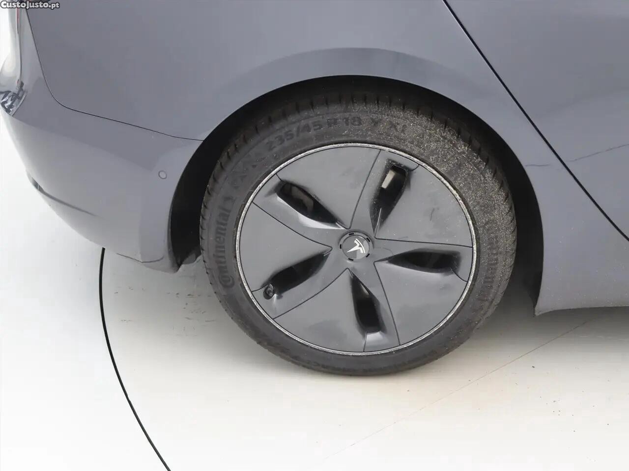 Tesla Model 3 Standard Range Plus RWD — fotografia 10