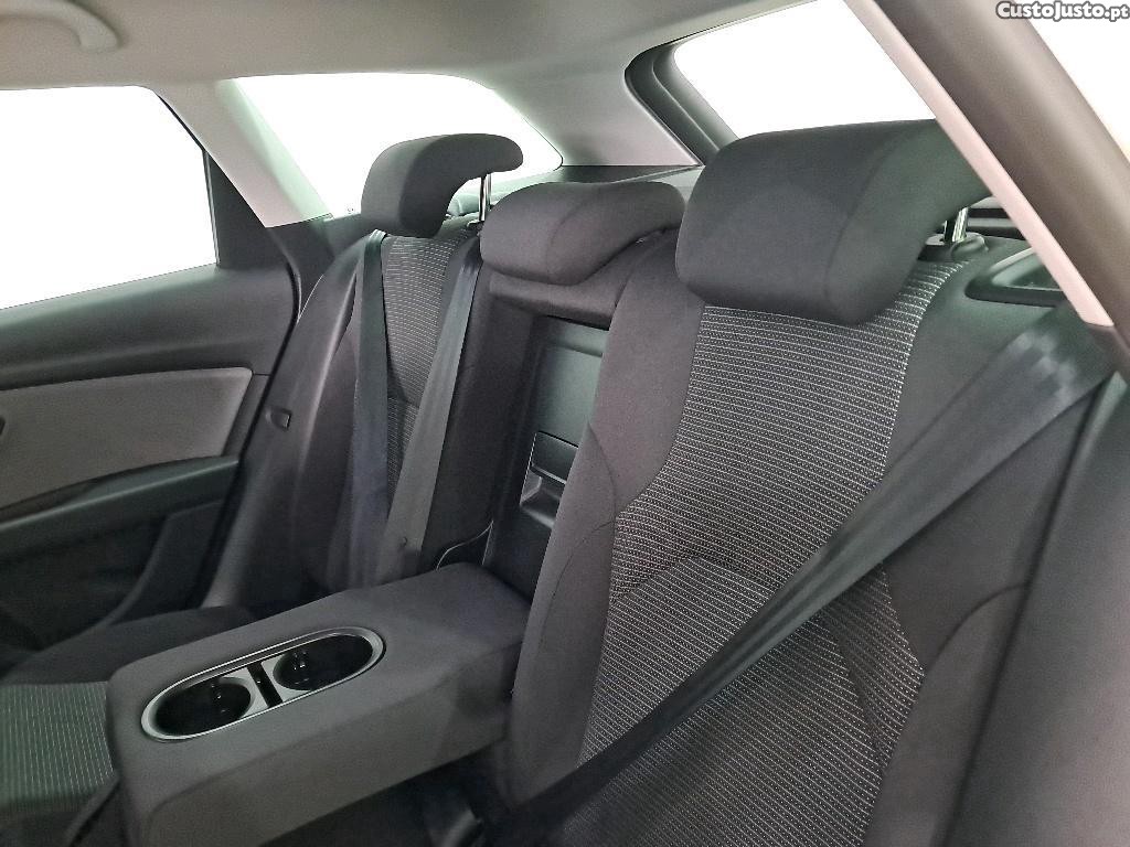 SEAT Leon ST 1.6 TDI Style 115cv — fotografia 20