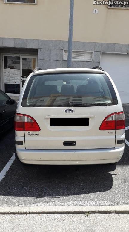 Ford Galaxy Ghia — photo 2