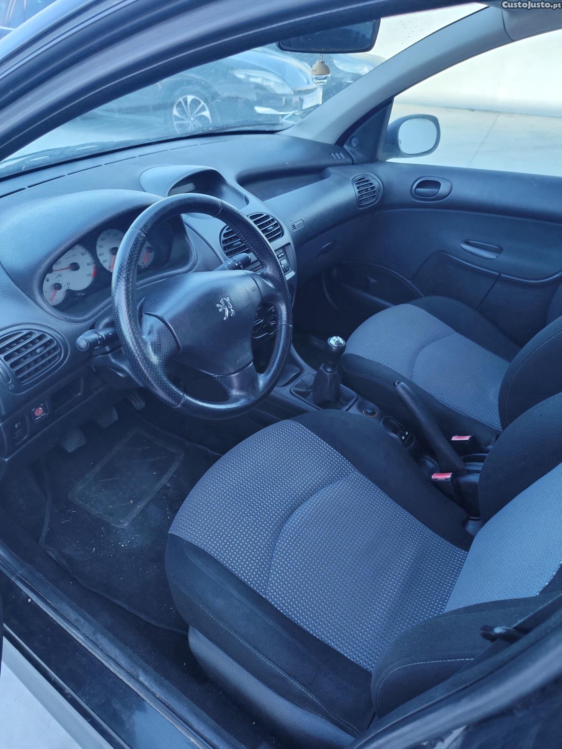 Peugeot 206 1.1 — fotografia 4