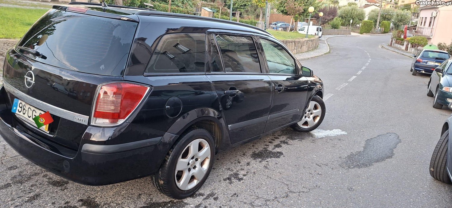 Opel Astra Caravan — fotografia 6