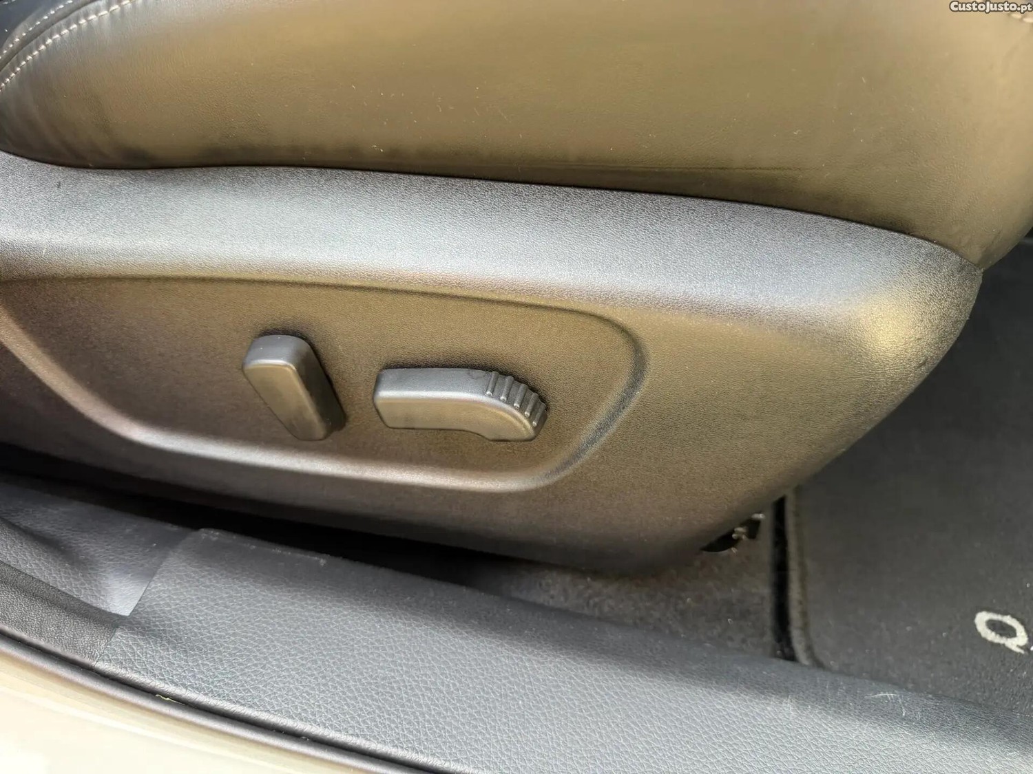 Nissan Qashqai 1.6 dCi Tekna Premium Pele Preta Xtronic — fotografia 11