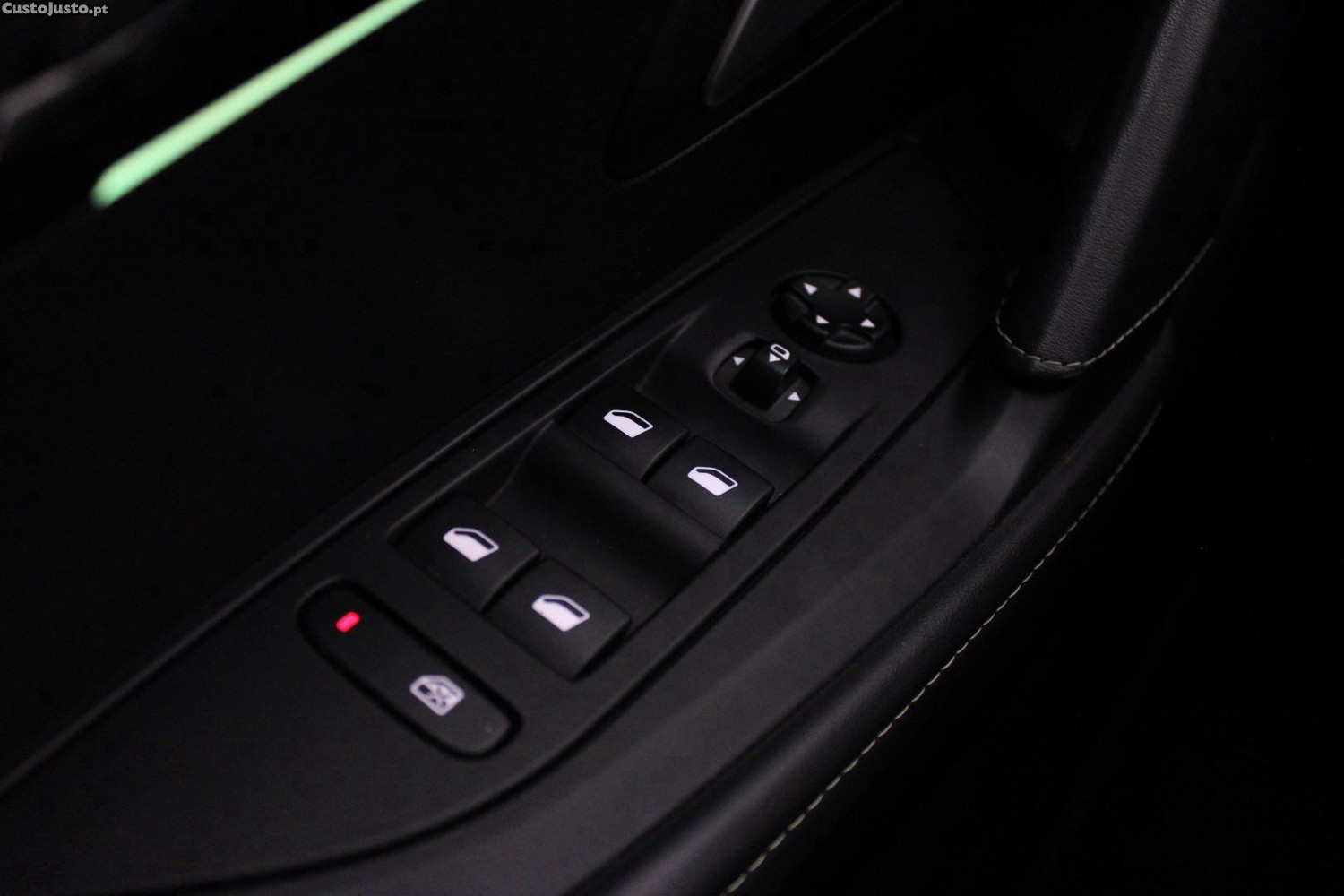 Peugeot 208 1.5 BlueHDI GT — fotografia 11