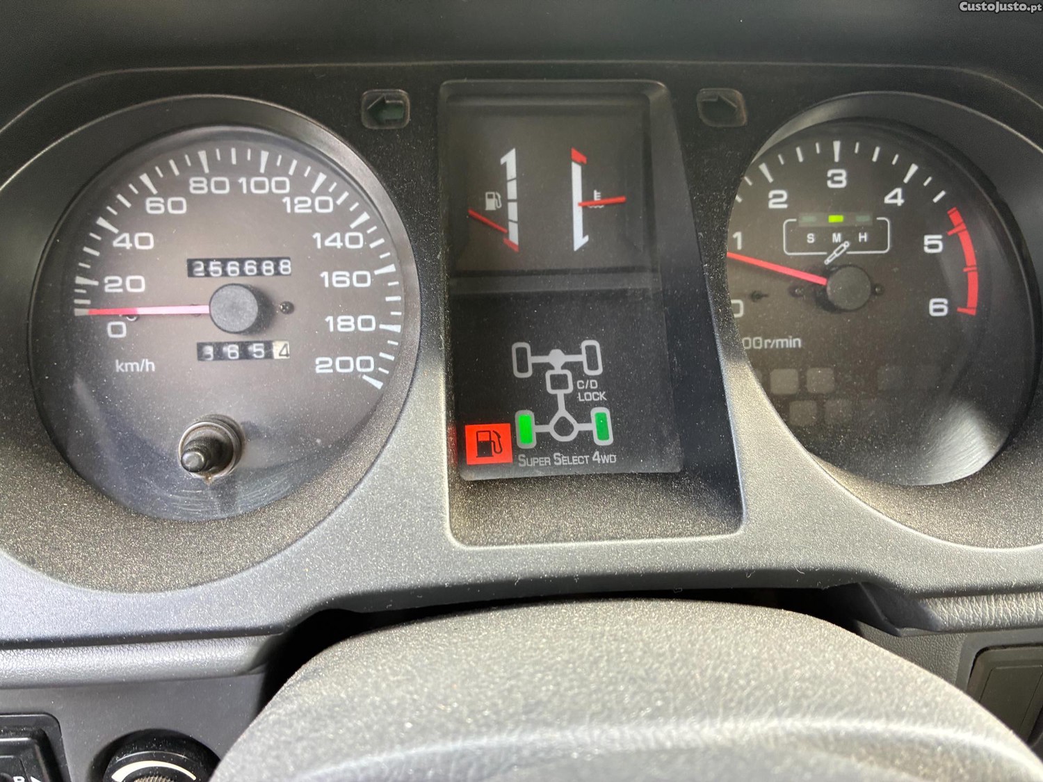 Mitsubishi Pajero 2.8 — fotografia 2
