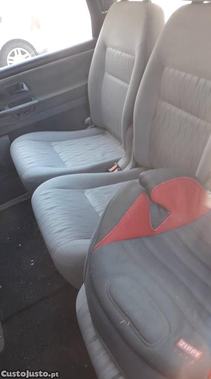 Ford Galaxy Ghia — photo 3