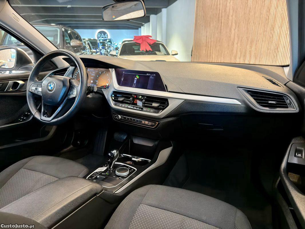 BMW 116 d Advantage Auto — fotografia 13