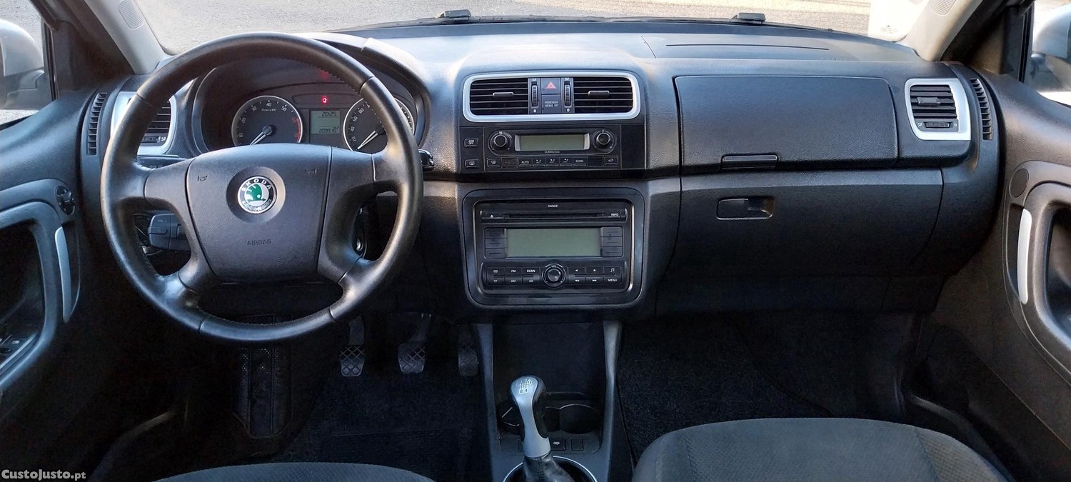 Skoda Fabia 1.2 MPI — fotografia 6