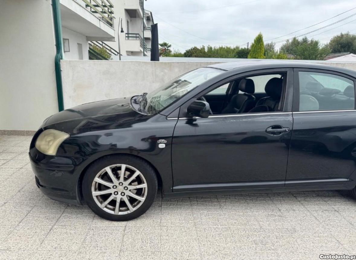 Toyota Avensis D4d gasoleo — fotografia 4