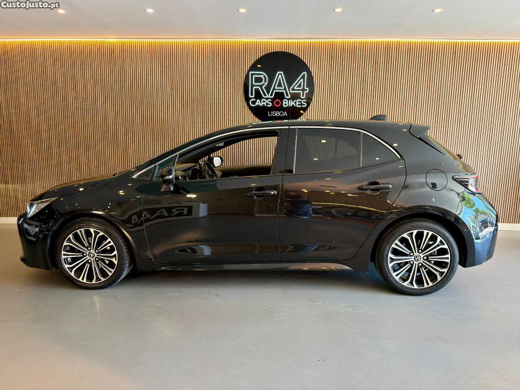 Toyota Corolla 1.8 Hybrid Exclusive — fotografia 17
