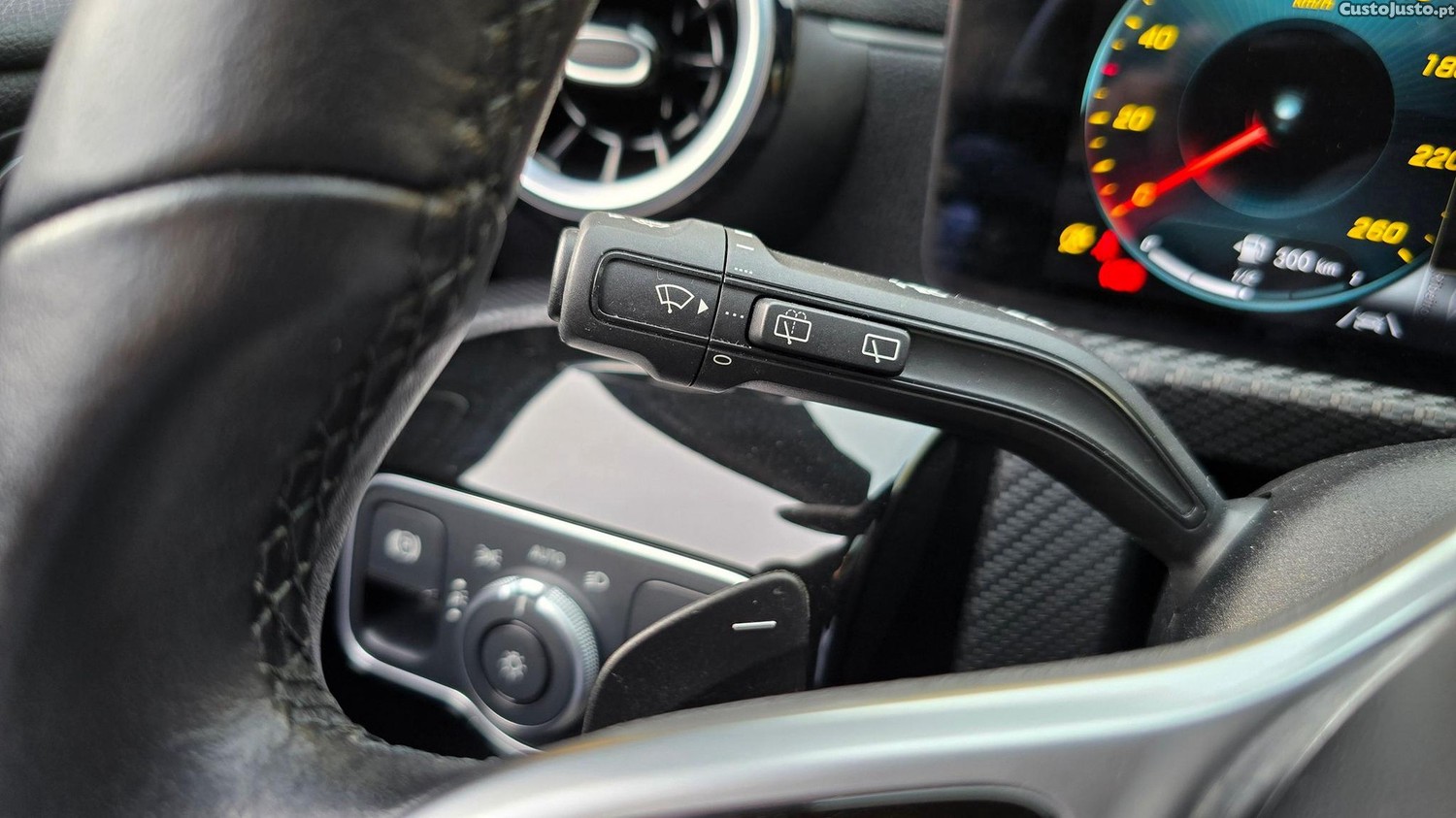 Mercedes-Benz A 180 d Business Solutions Aut. — fotografia 15