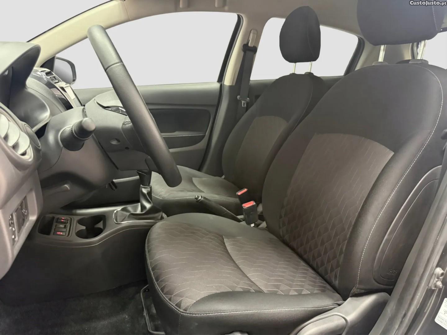 Mitsubishi Space Star 1.2 Select — fotografia 3