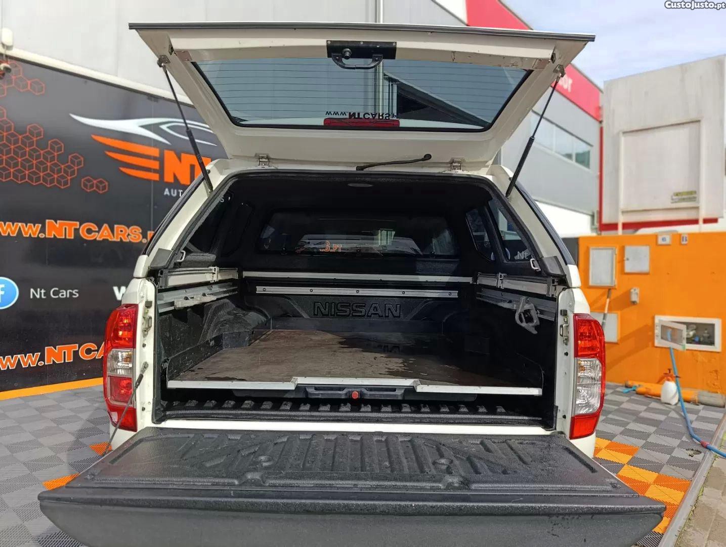 Nissan Navara 2.3 dci cd 4x4 tekna — fotografia 3