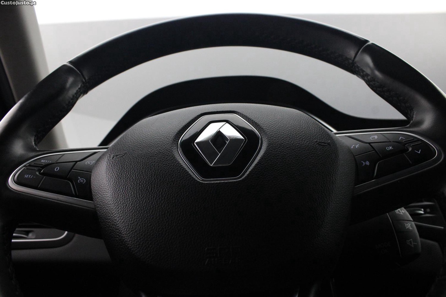 Renault Mégane GRANTOUR E-TECH 1.6 PLUG-IN (AUTO) — fotografia 36