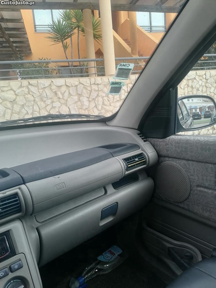 Land Rover Freelander 2.0 di xDI — fotografia 3