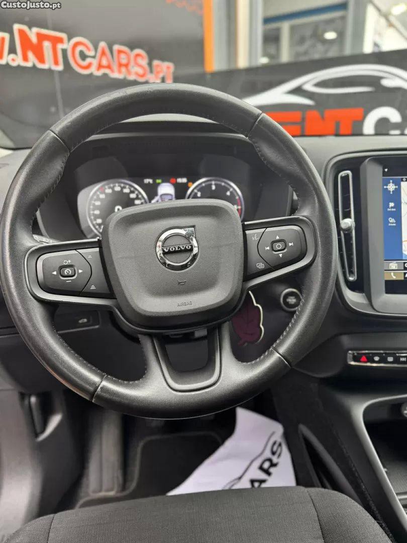 Volvo XC 40 2.0 d3 momentum core — fotografia 14