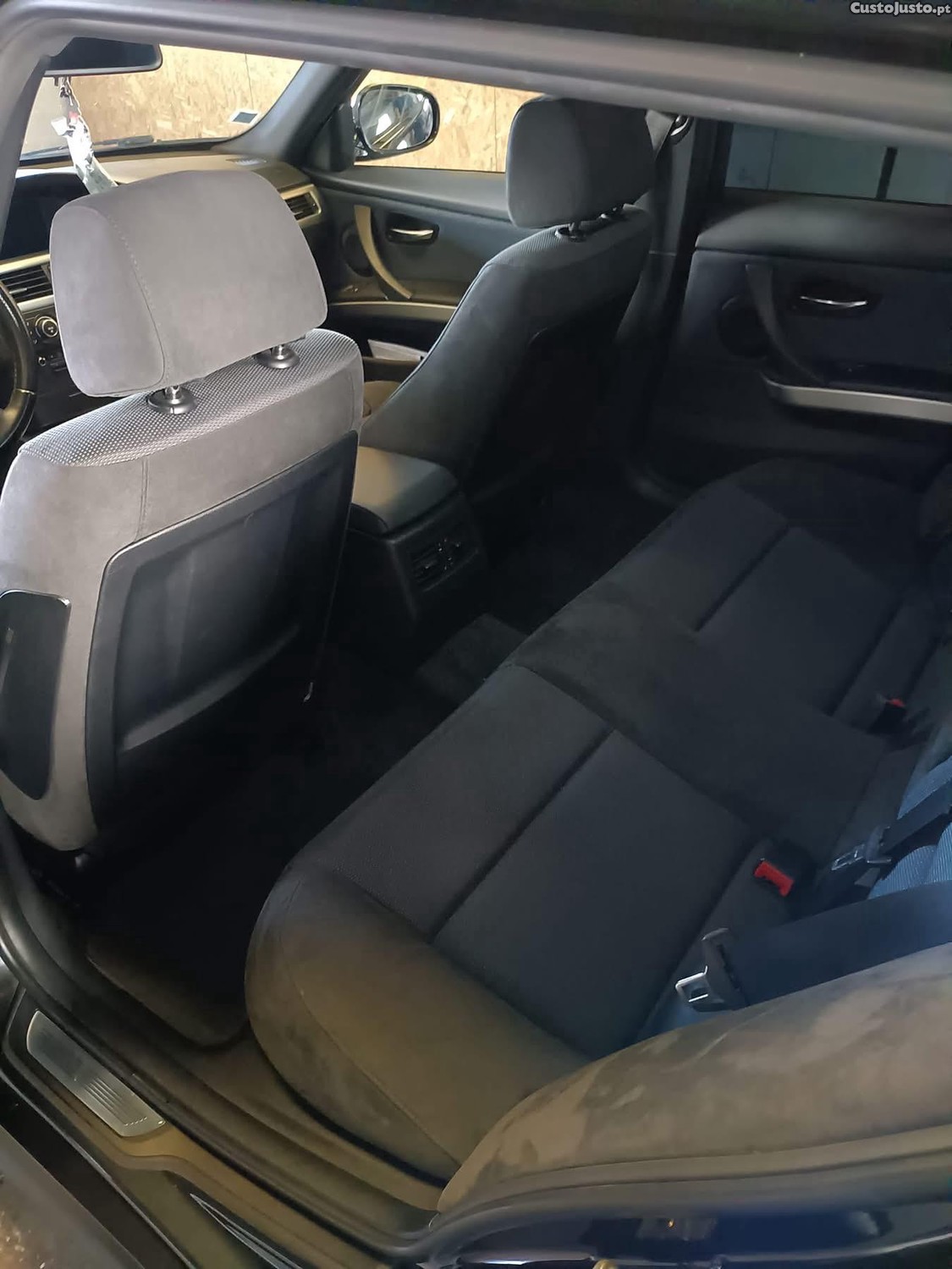 BMW 320 PACK M - Touring Navigator — fotografia 4