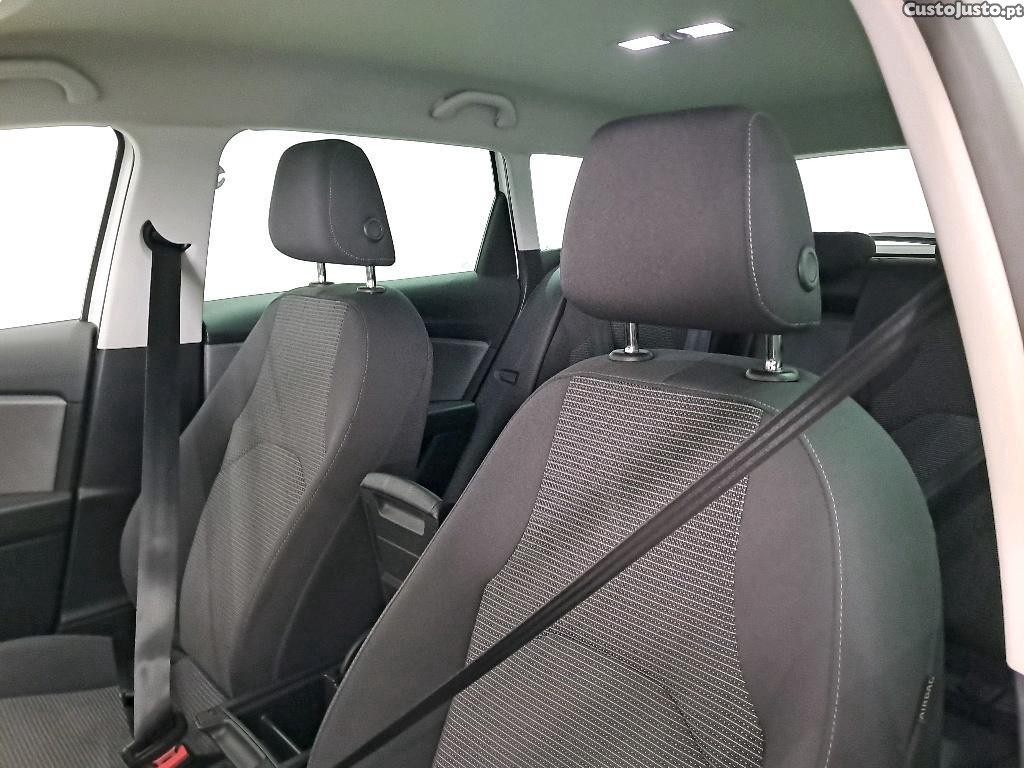 SEAT Leon ST 1.6 TDI Style 115cv — fotografia 21