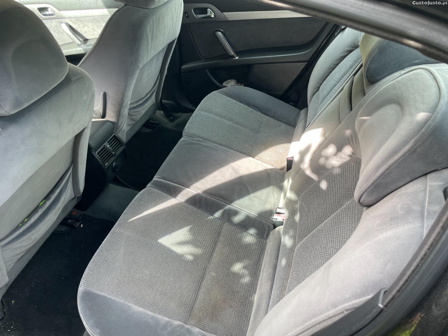 Peugeot 407 2.0 HDI — fotografia 3
