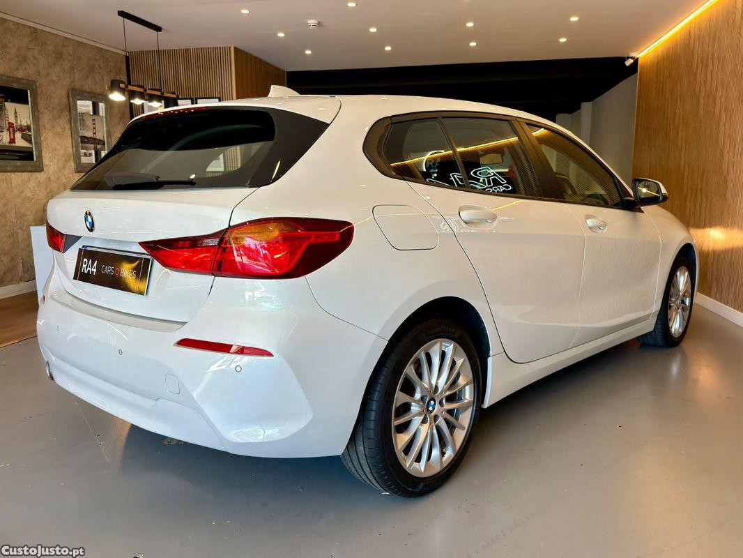 BMW 116 d Advantage Auto — fotografia 12