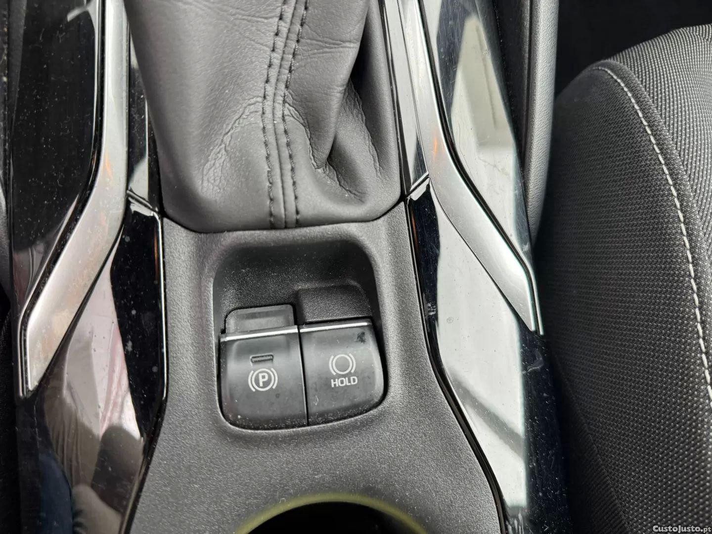 Toyota Corolla 1.8 hybrid comfort — fotografia 9