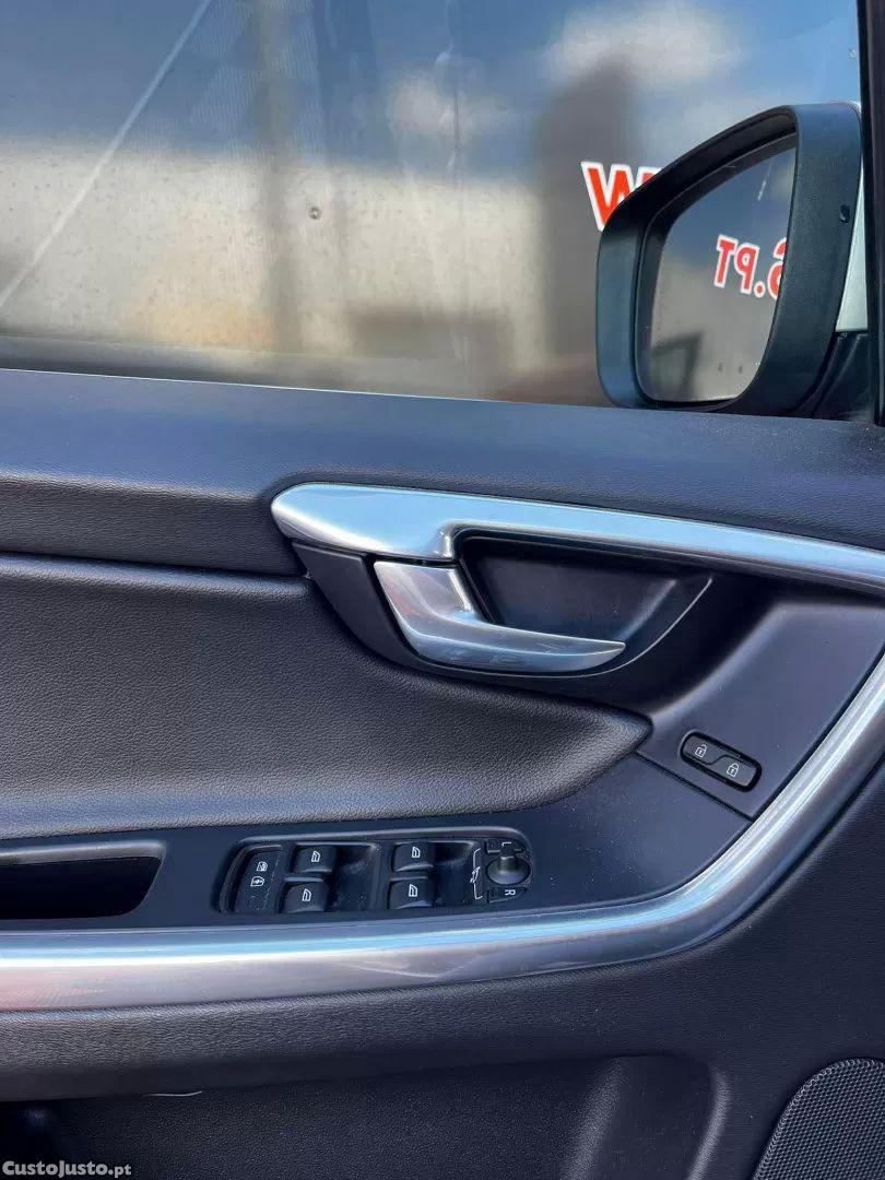 Volvo XC60 2.0 d4 momentum geartronic - 16 foto 4